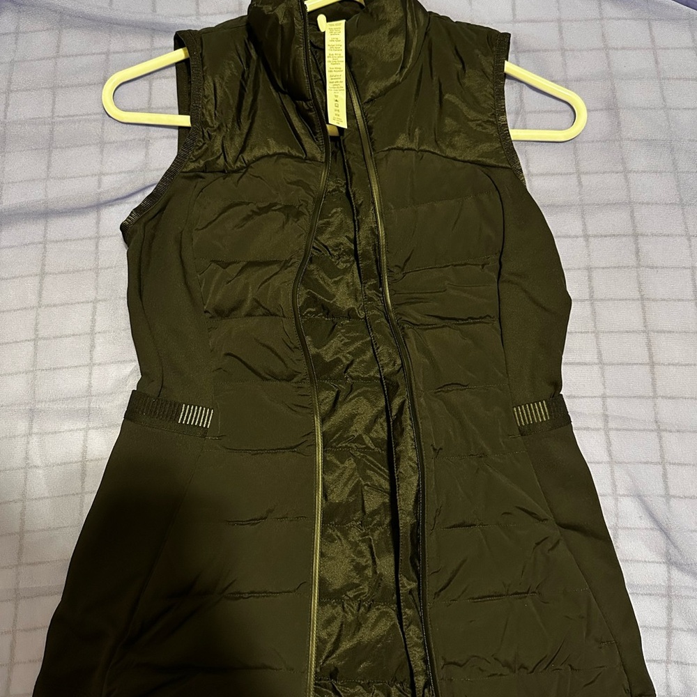 Lululemon Women's Black Puffer Vest